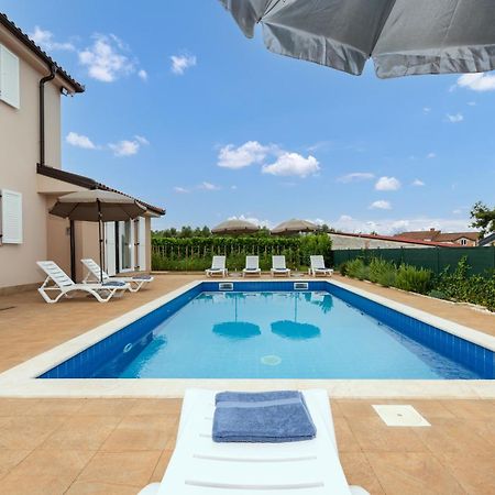 Villa Buroli With Pool, Sauna And Jacuzzi 外观 照片