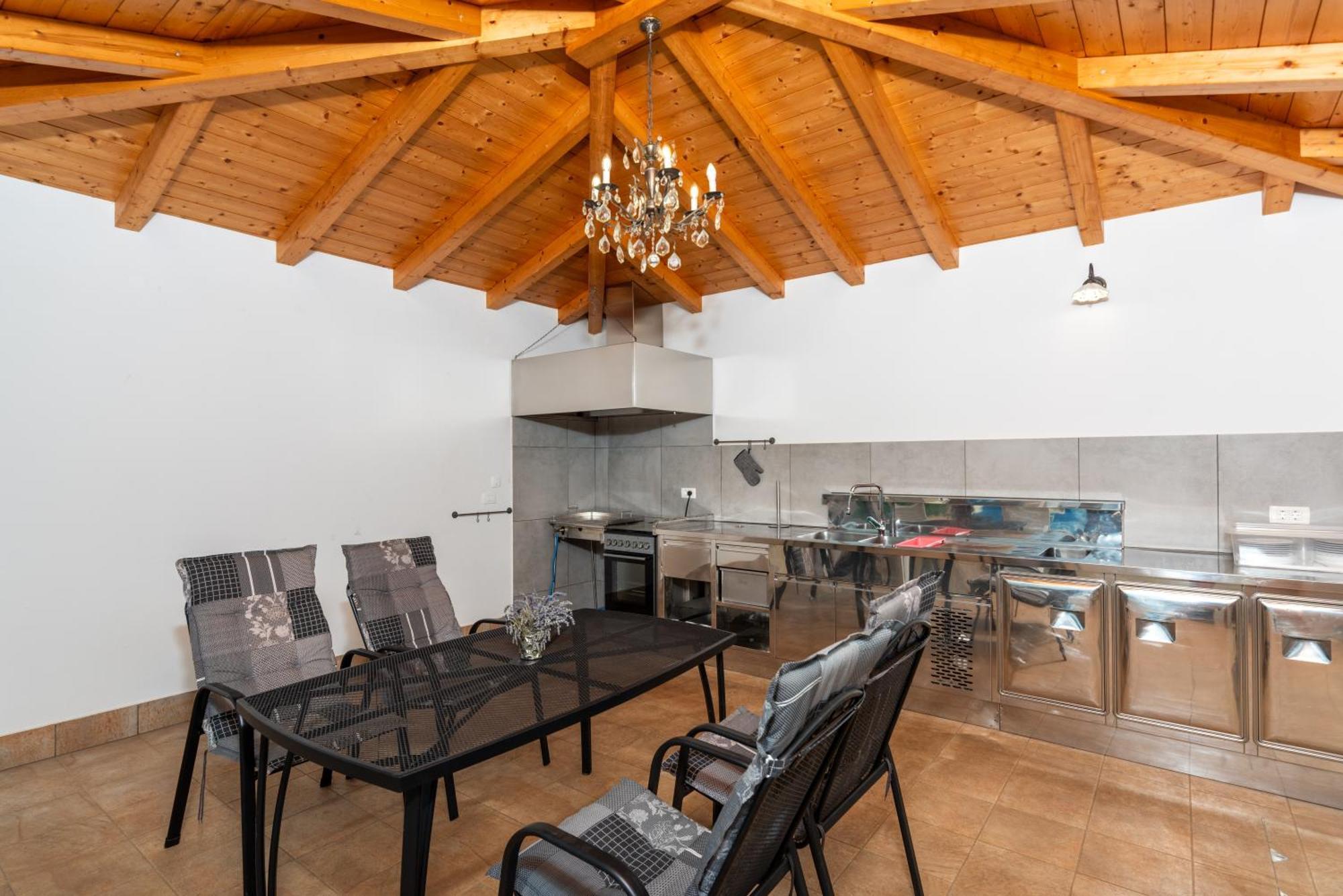 Villa Buroli With Pool, Sauna And Jacuzzi 外观 照片
